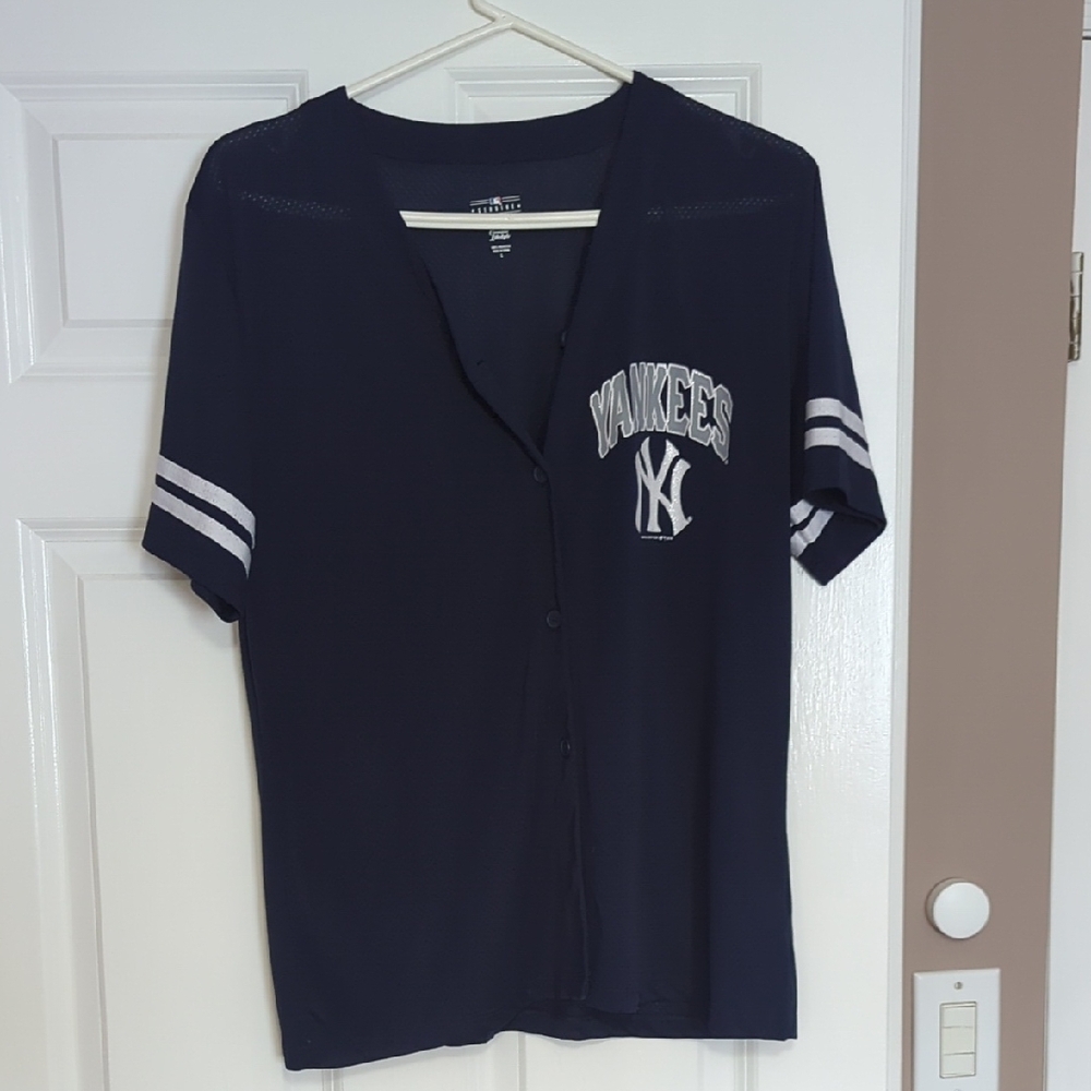 Navy Yankees Button-Up Jersey